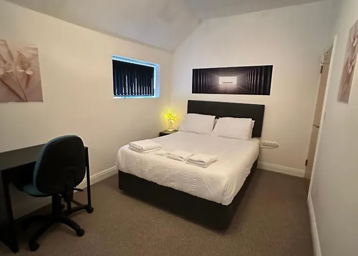 Stunning Birmingham City Center Apartment - Sleeps 4 - Free Parking, Netflix, Prime, Disney