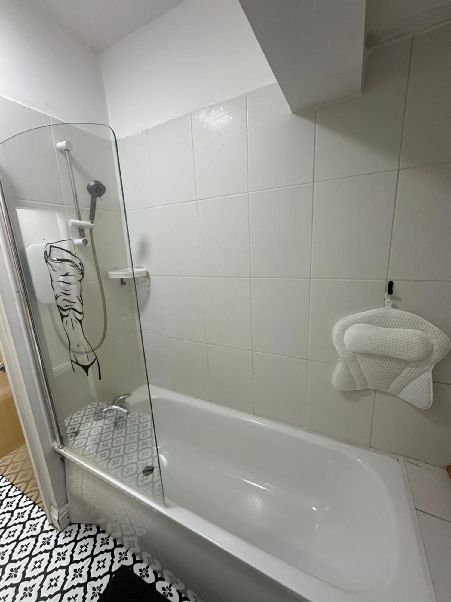 Apartamento Stunning Center - Sleeps 4 - Free Parking, Netflix, Prime, *