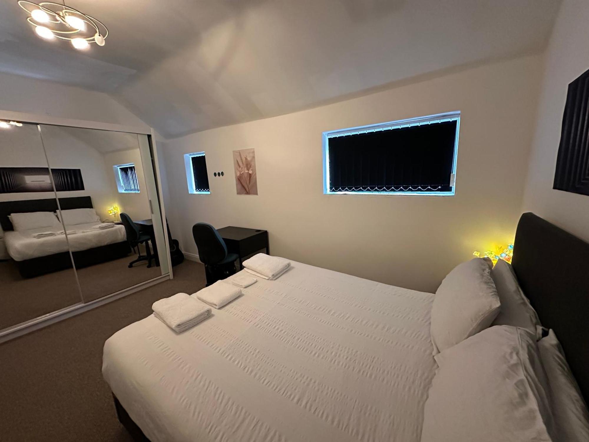 Apartamento Stunning Center - Sleeps 4 - Free Parking, Netflix, Prime,